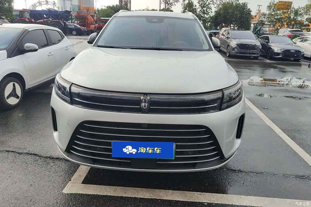 AITO M7, 2023 2