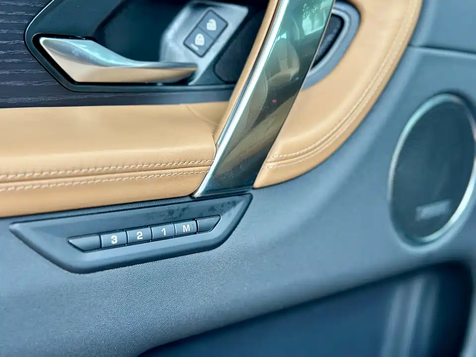 Land Rover Discover sports