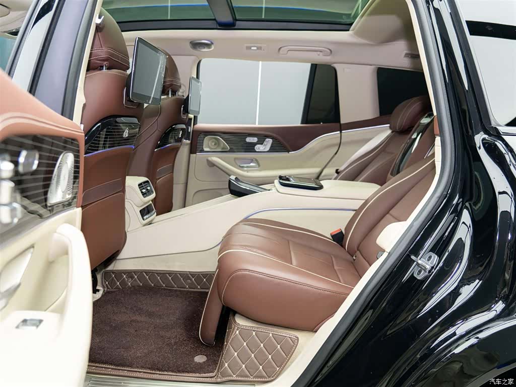 Mercedes-Benz GLS, 2024 10