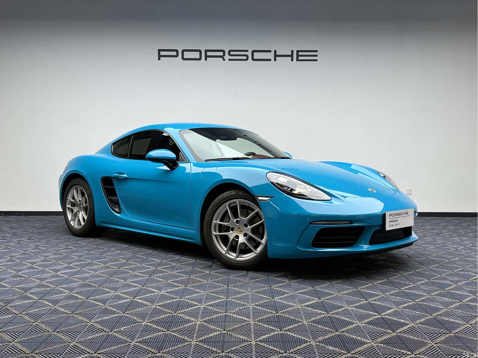 Porsche Cayman, 2019 8