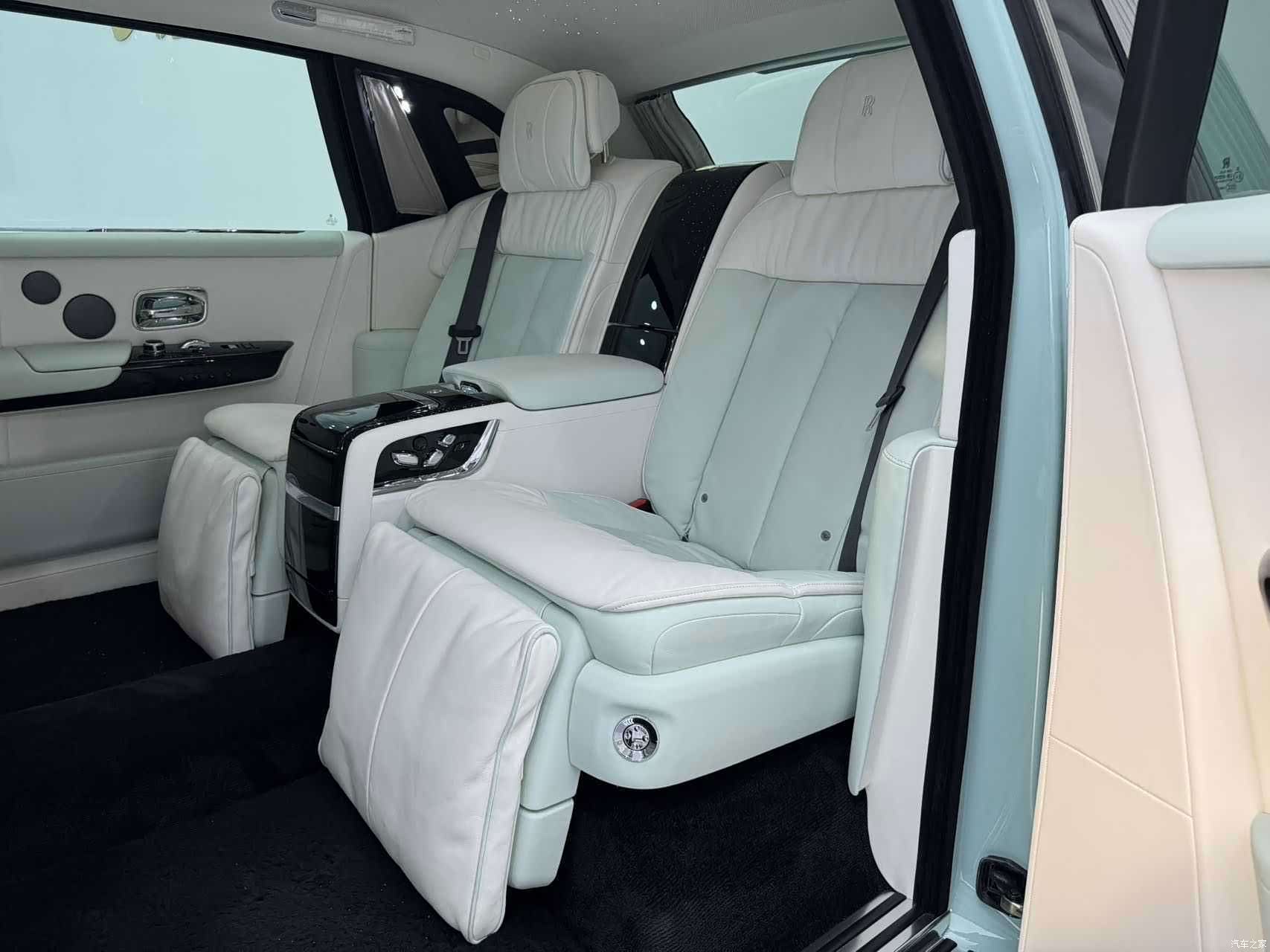 Rolls-Royce Phantom, 2024 27