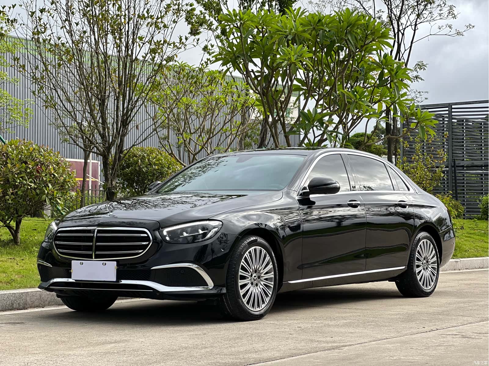 Mercedes-Benz E-Class, 2022 10