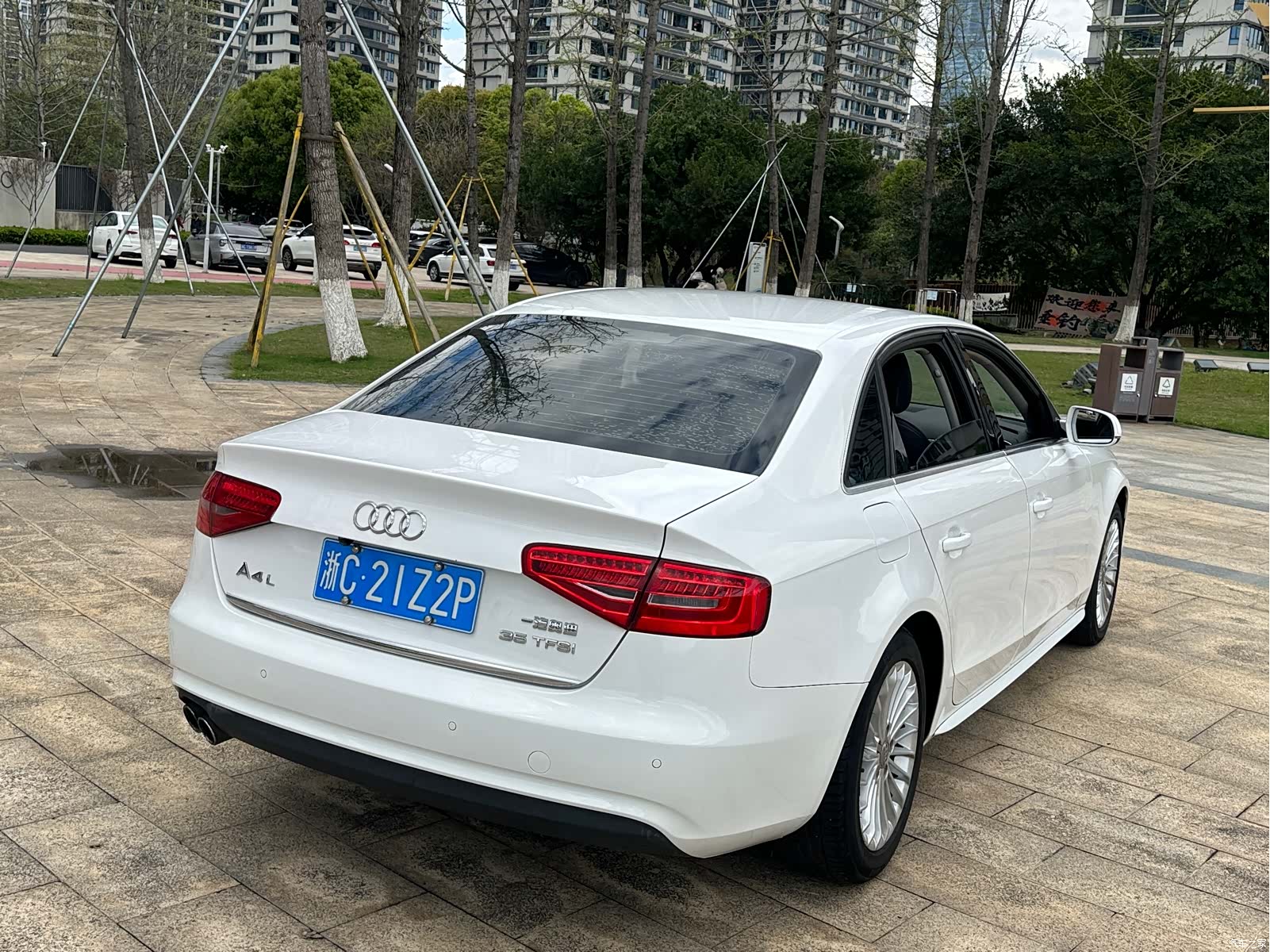Audi A4L, 2015 все фото
