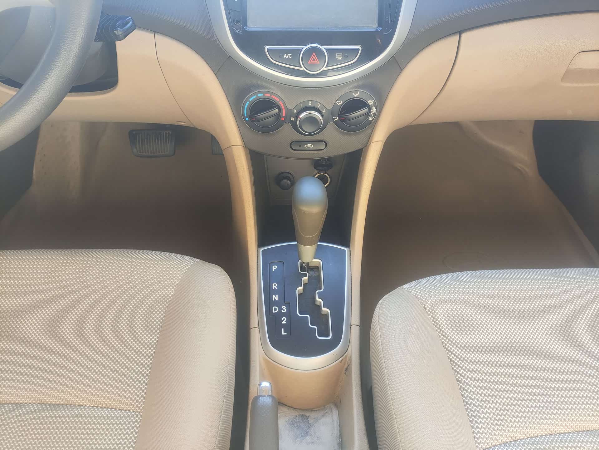 Hyundai GS, 2011 10