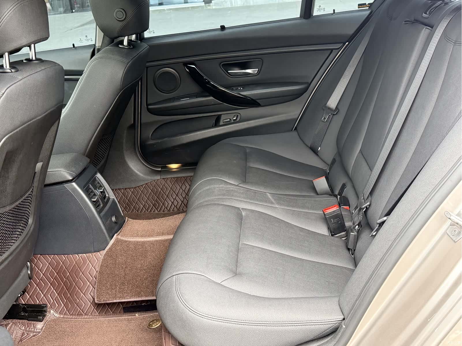 BMW 3 Series, 2016 16