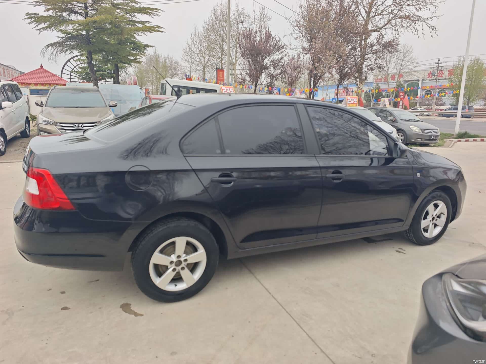 Skoda Rapid, 2015 все фото
