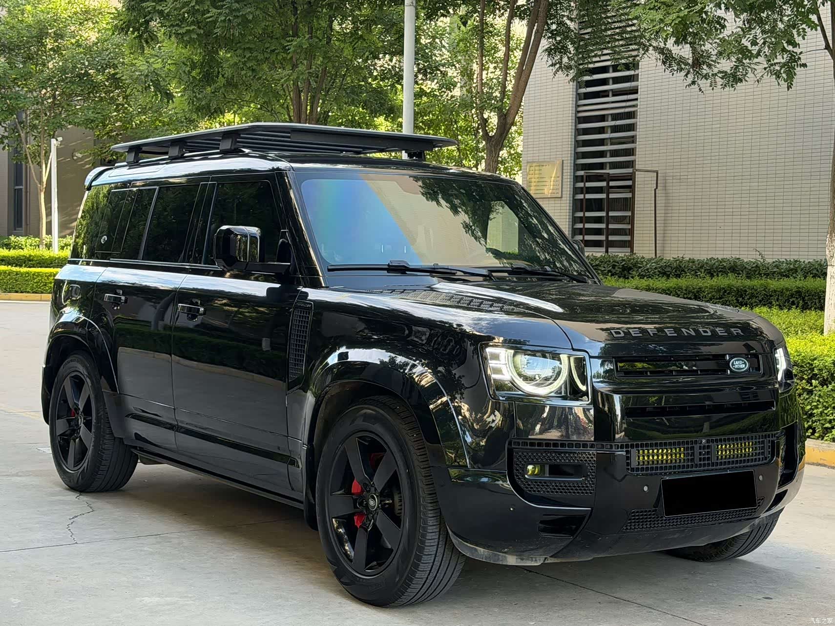 Land Rover Defender, 2024 4