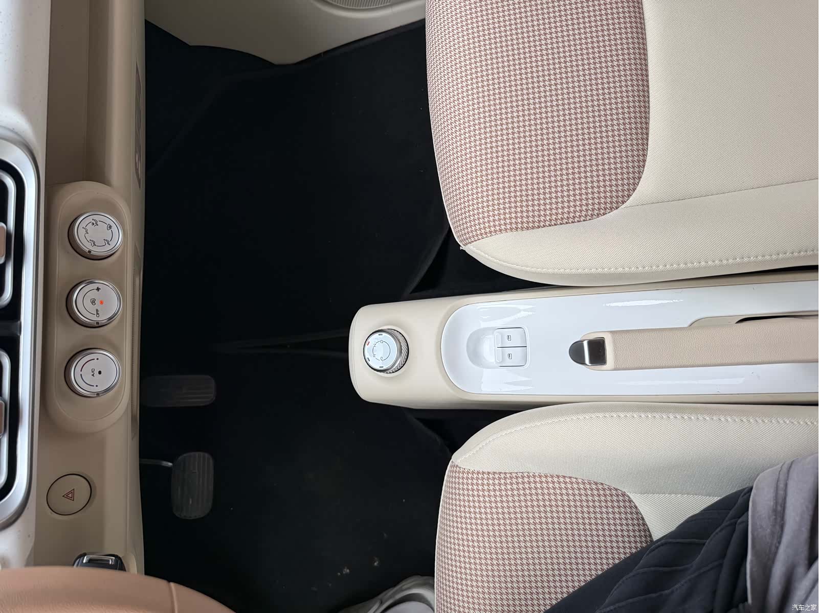 Wuling MINIEV, 2024 10