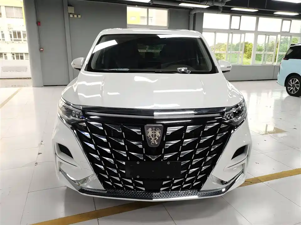 Roewe iMAX8