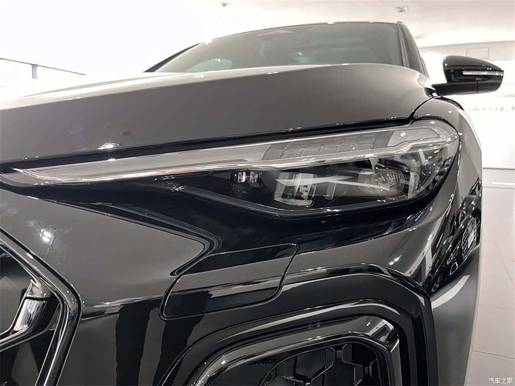 Audi Q5L, 2026 15