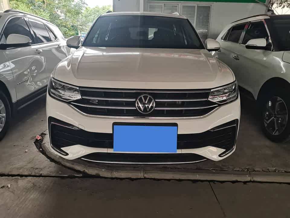Volkswagen Tiguan L