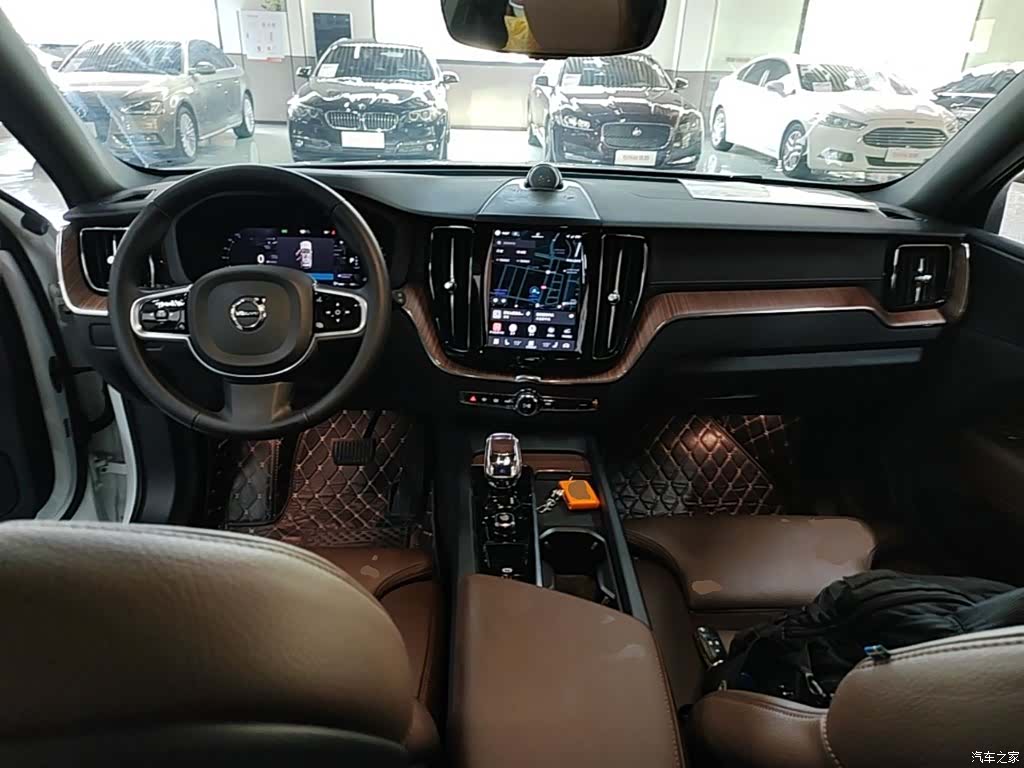 Volvo XC60, 2024 10