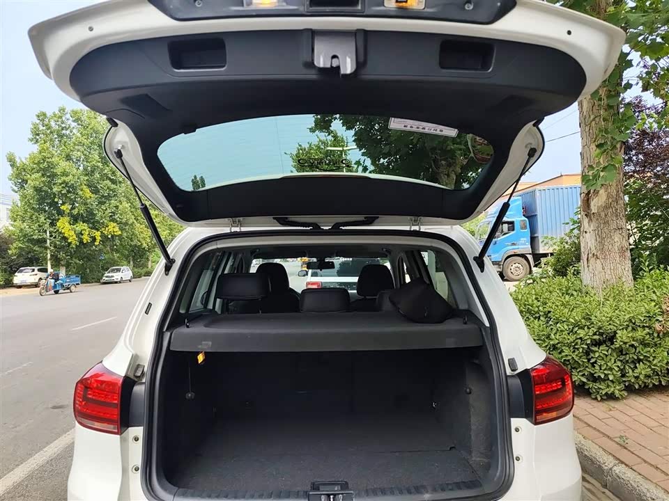 Volkswagen Tiguan Volkswagen Tiguan