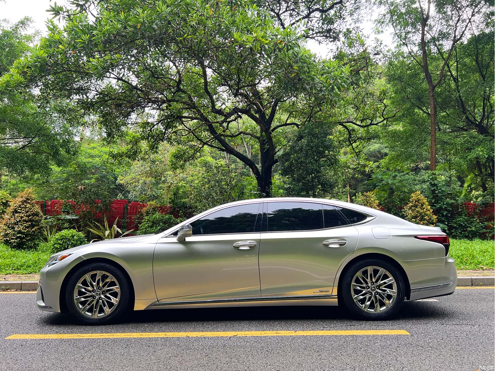 Lexus LS, 2022 20