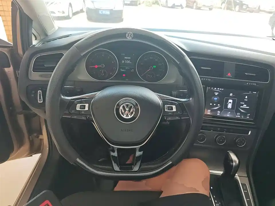 Volkswagen golf