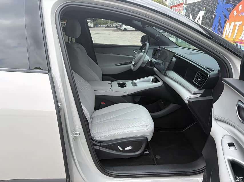 BYD HiAce, 2025 10