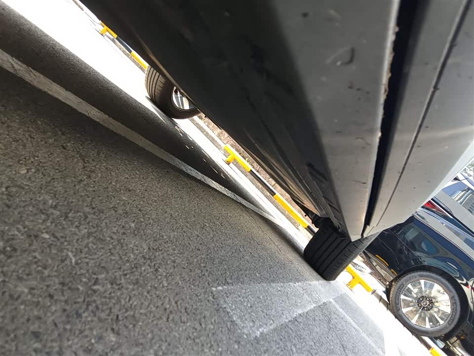 Volkswagen T-ROC exploring Songs