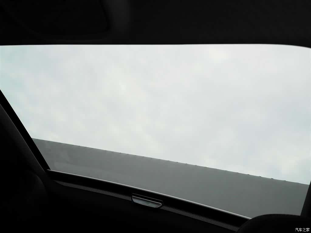 Audi Q2L, 2024 15