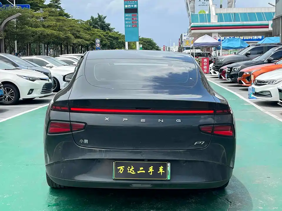 XPENG P7