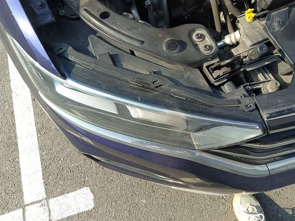 Volkswagen T-ROC exploring Songs