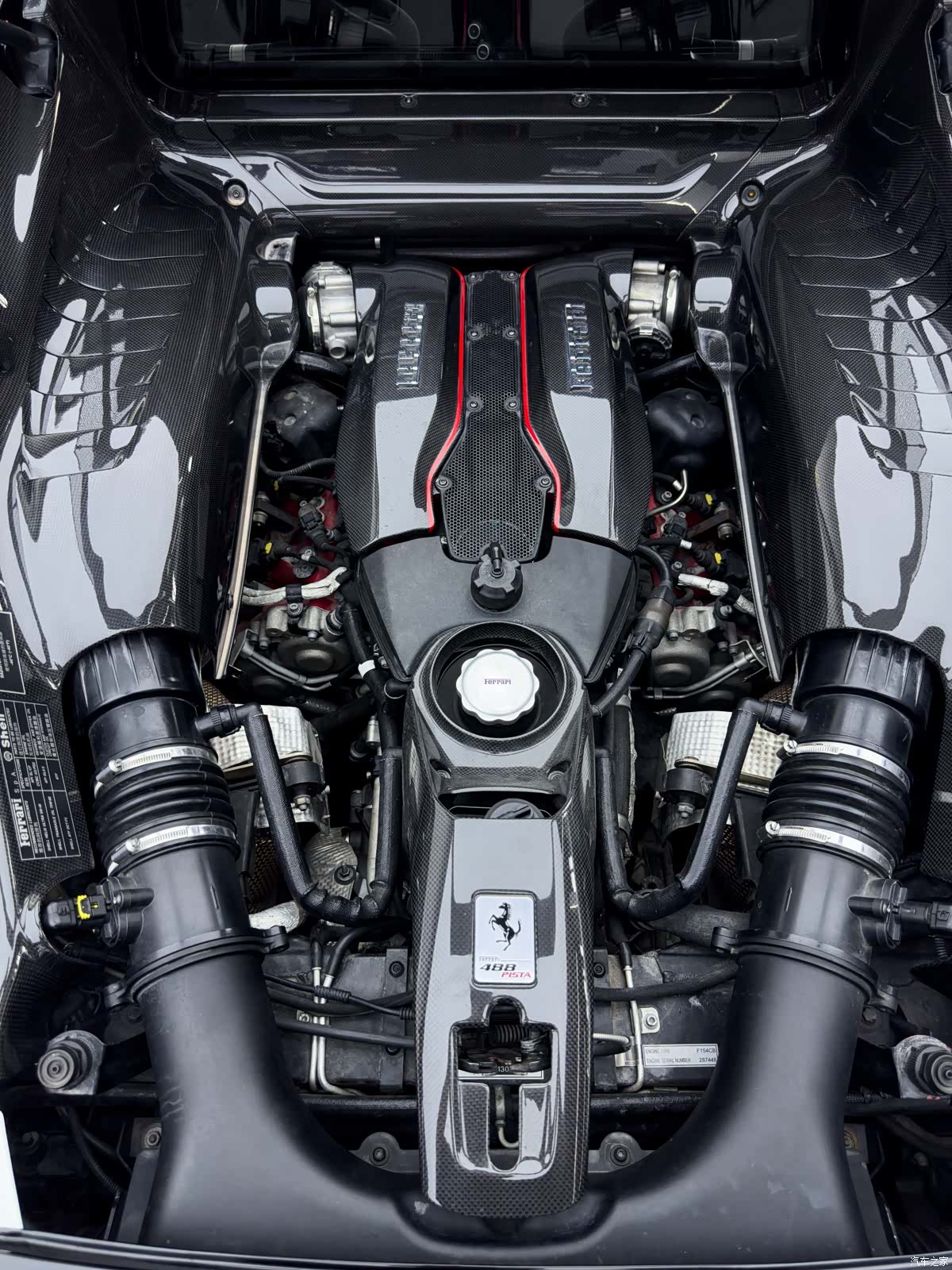 Ferrari 488, 2016 35