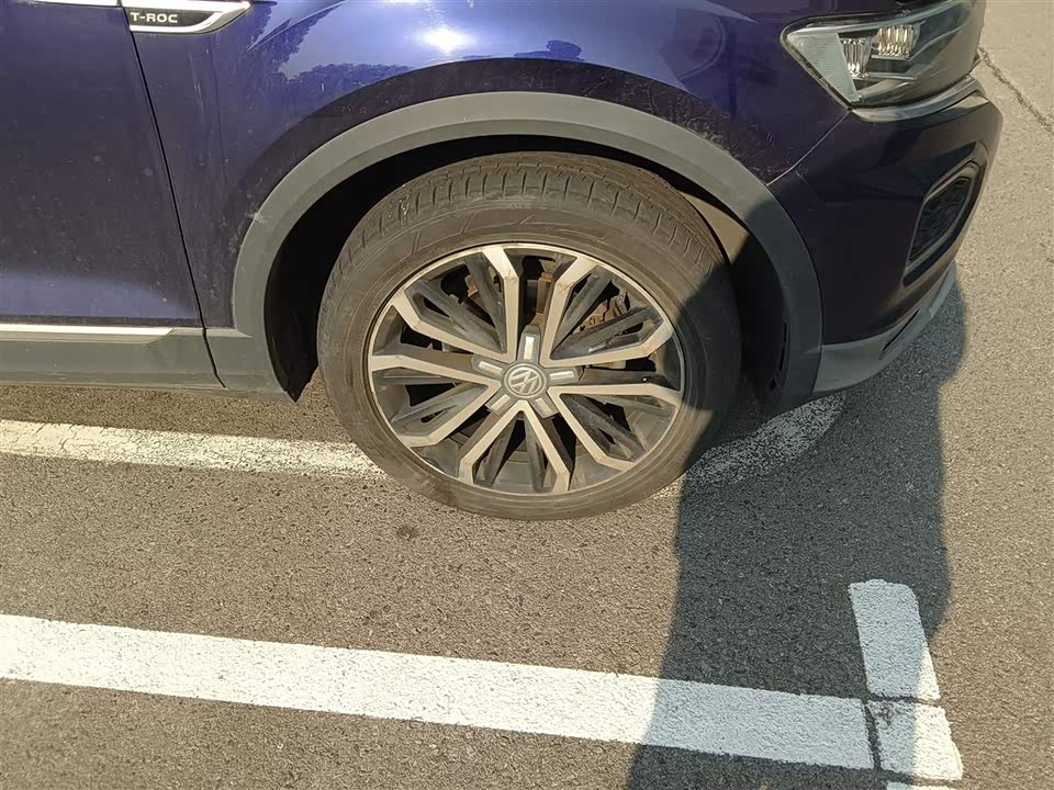 Volkswagen T-ROC exploring Songs