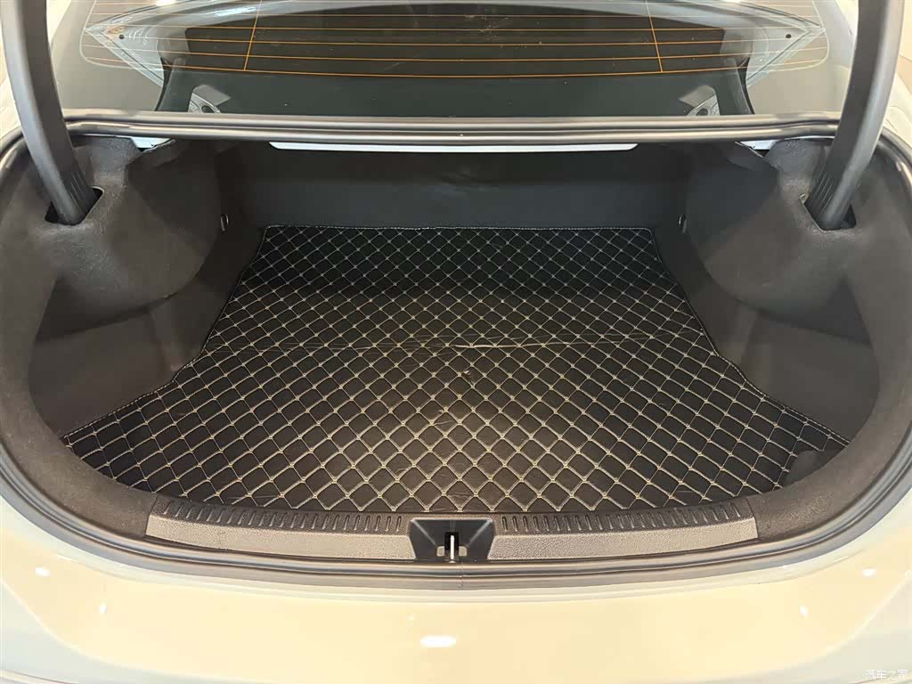 Mercedes-Benz A-Class, 2019 6