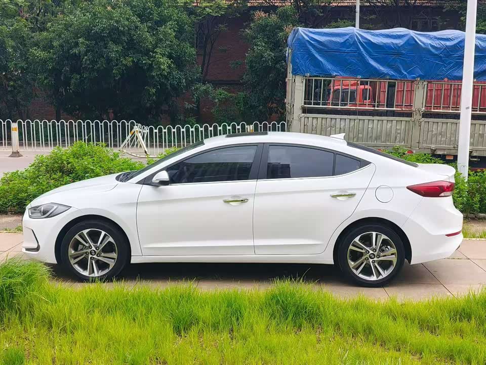 Hyundai Lead