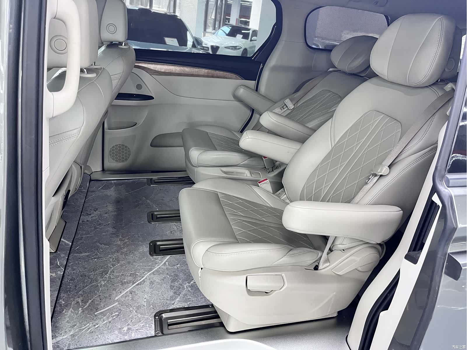 Buick GL8, 2019 7