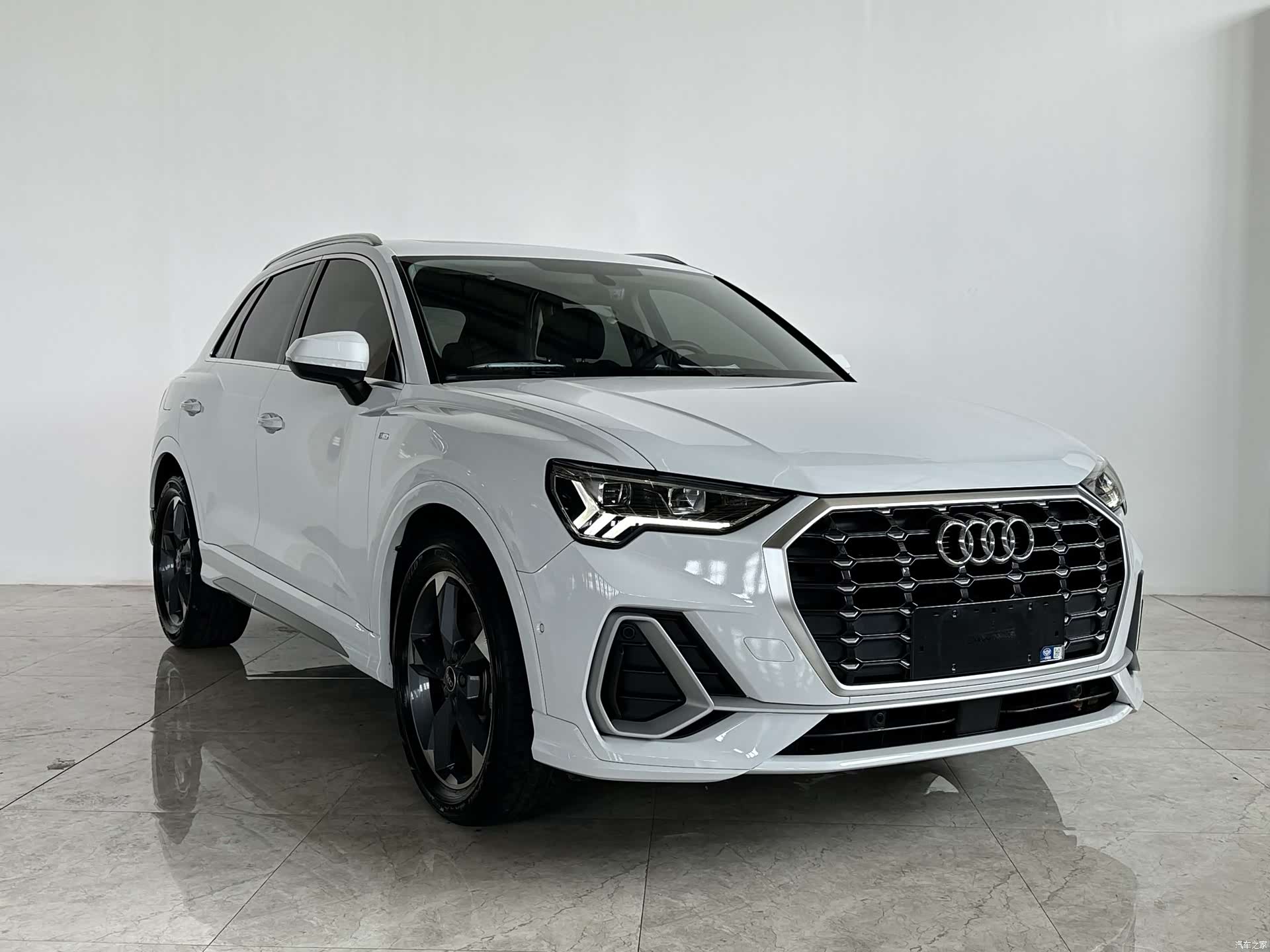 Audi Q3, 2022 3