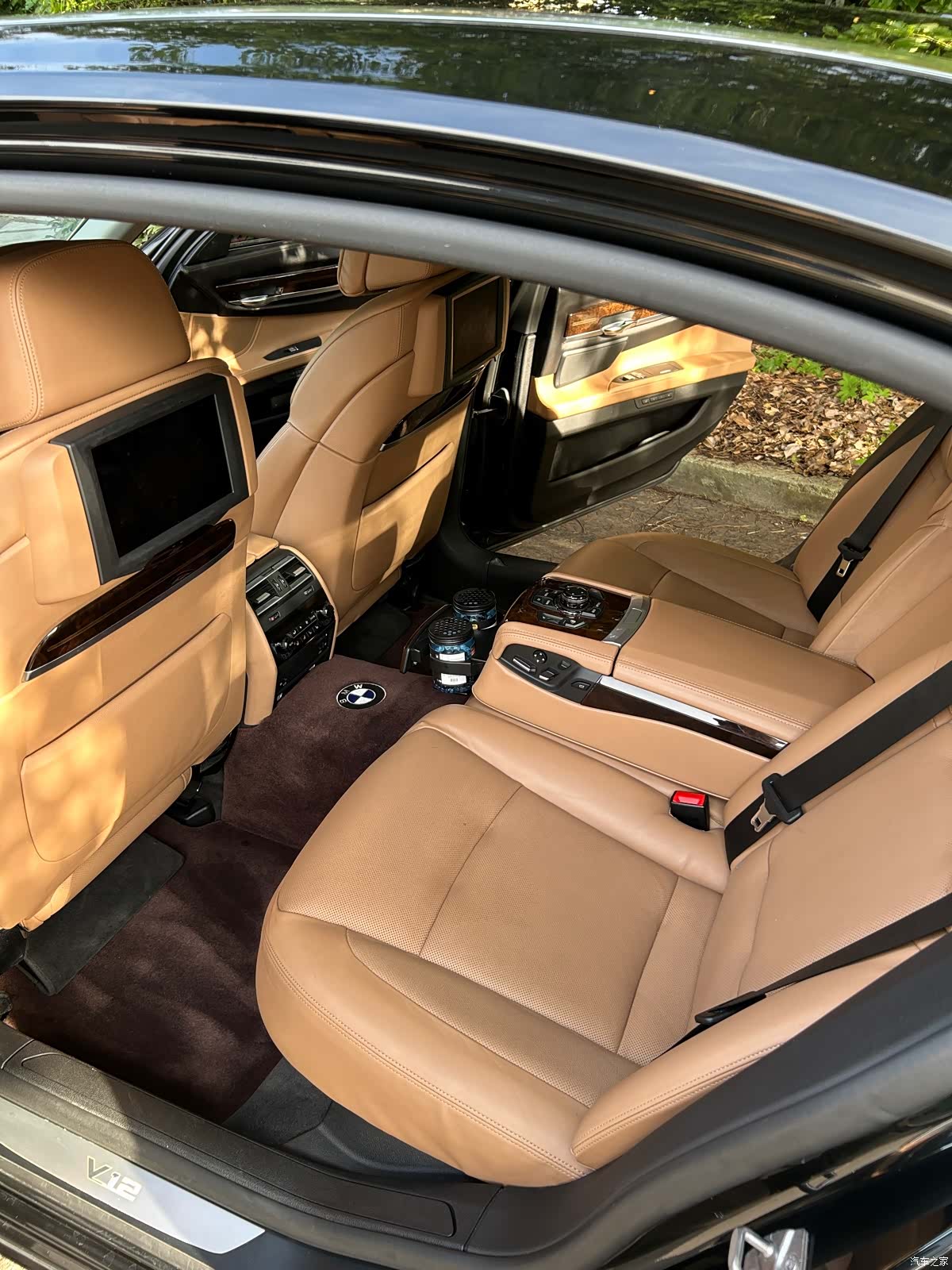 BMW 7 Series, 2011 14