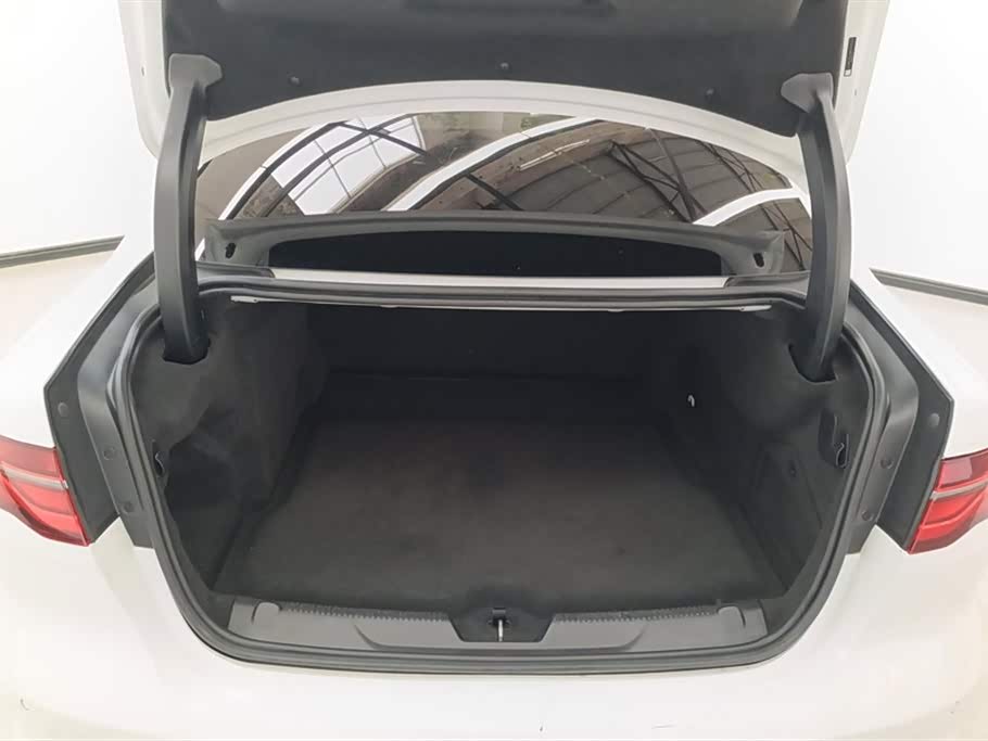 Jaguar XEL