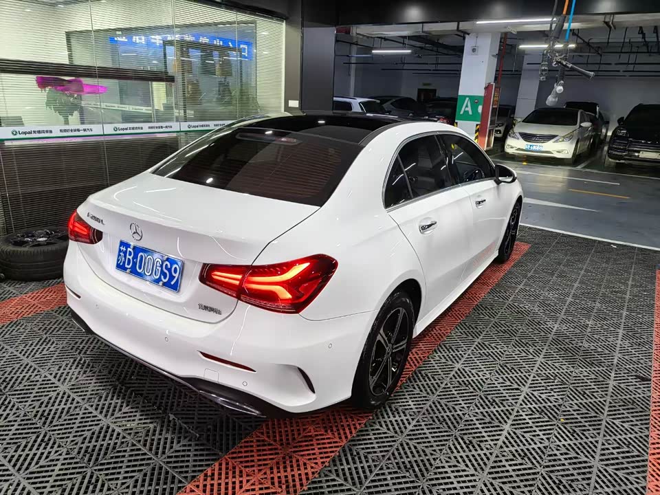 Mercedes-Benz Class A Mercedes-Benz Class A