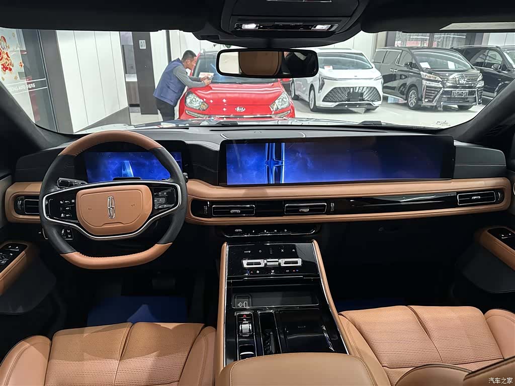 Lincoln Aviator, 2025 12