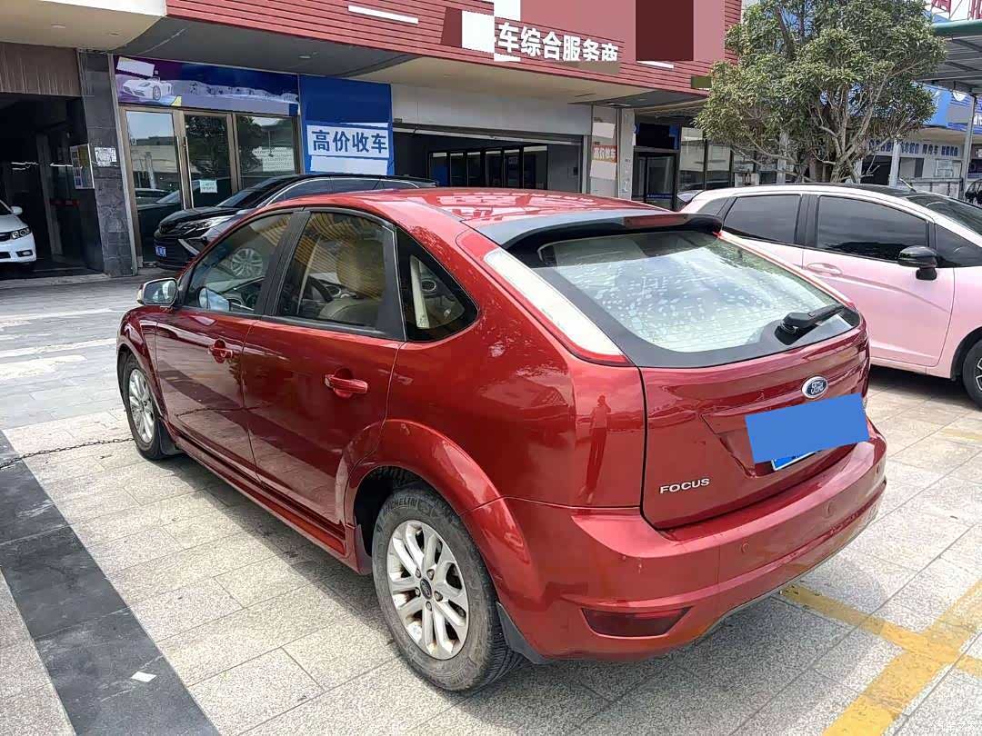 Ford Focus, 2013 6