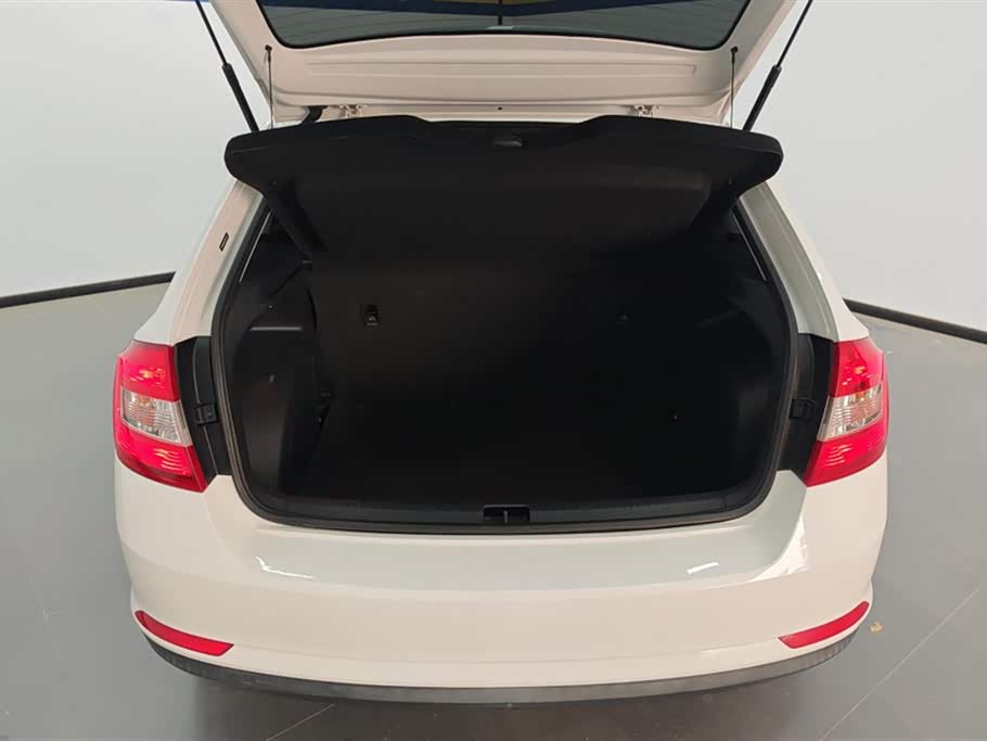 Skoda Xindong