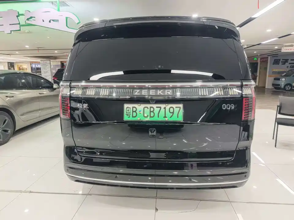Zeekr 009