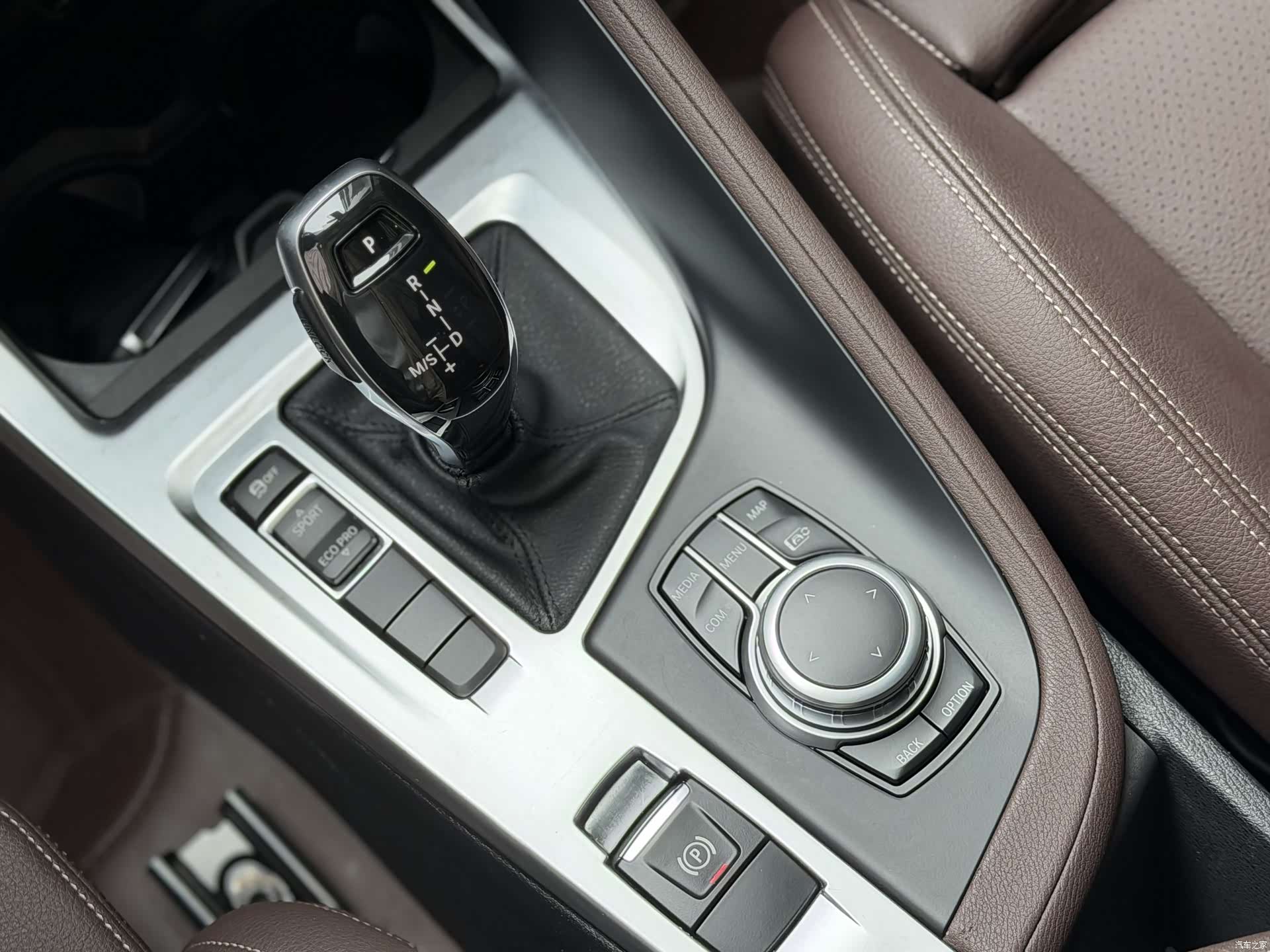 BMW X1, 2021 все фото