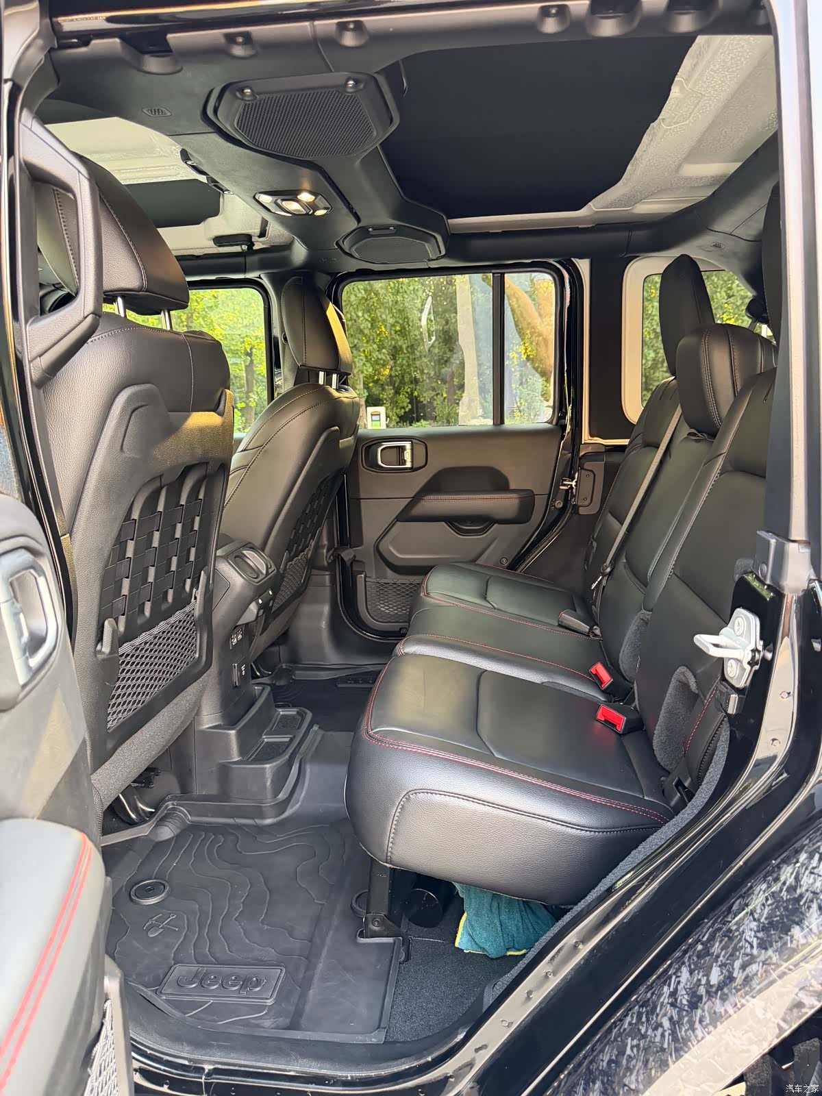 Jeep Wrangler, 2026 18