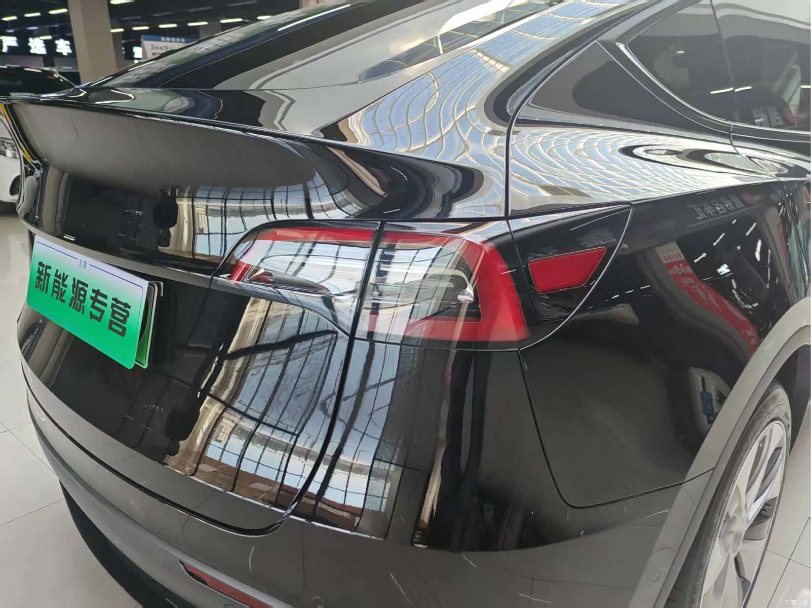 Tesla Model Y, 2023 17