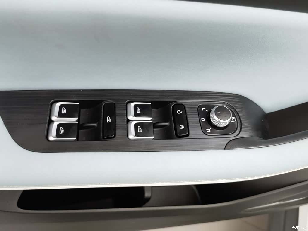 Geely Emgrand, 2023 9