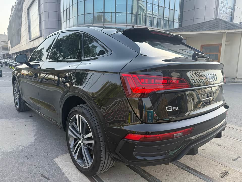 Audi Q5L Sportback