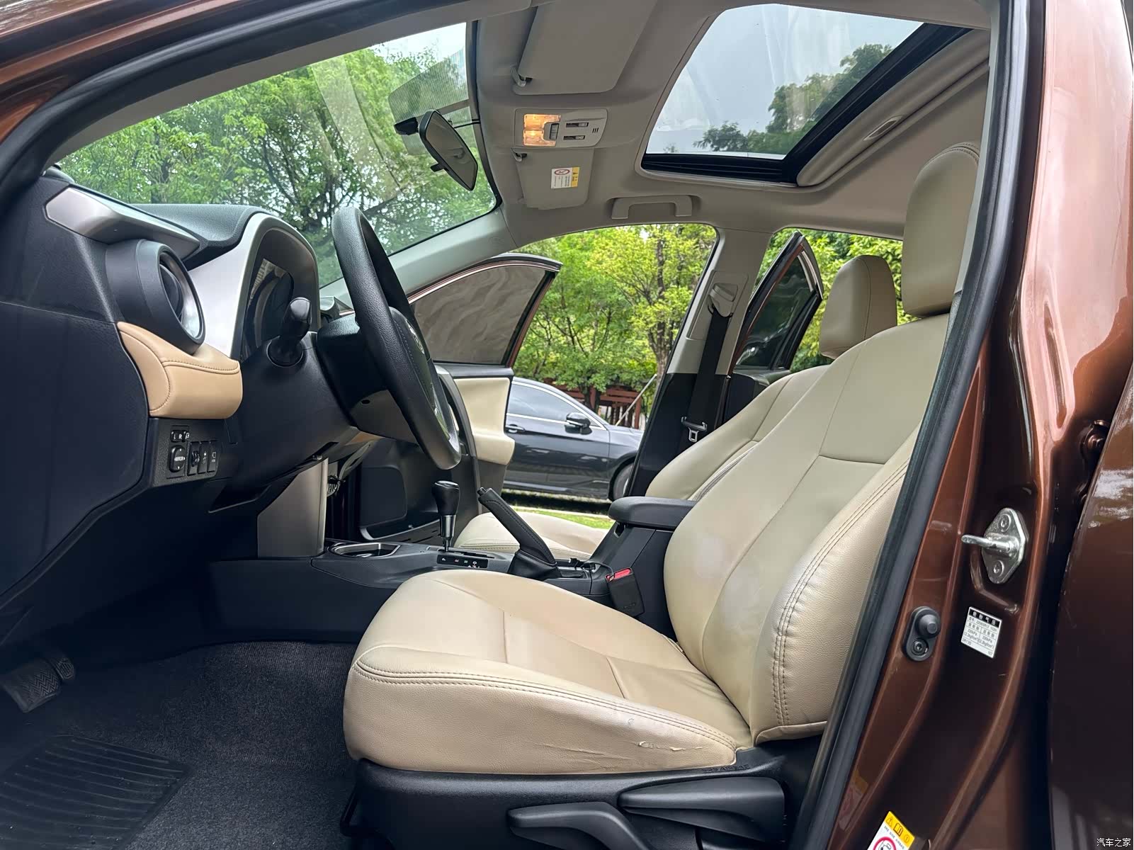Toyota RAV4, 2017 4
