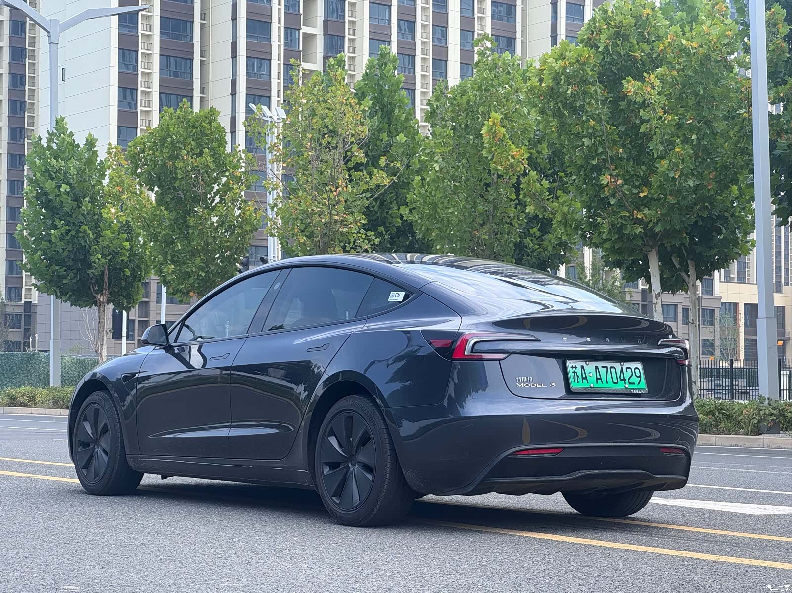 Tesla Model 3, 2025 7