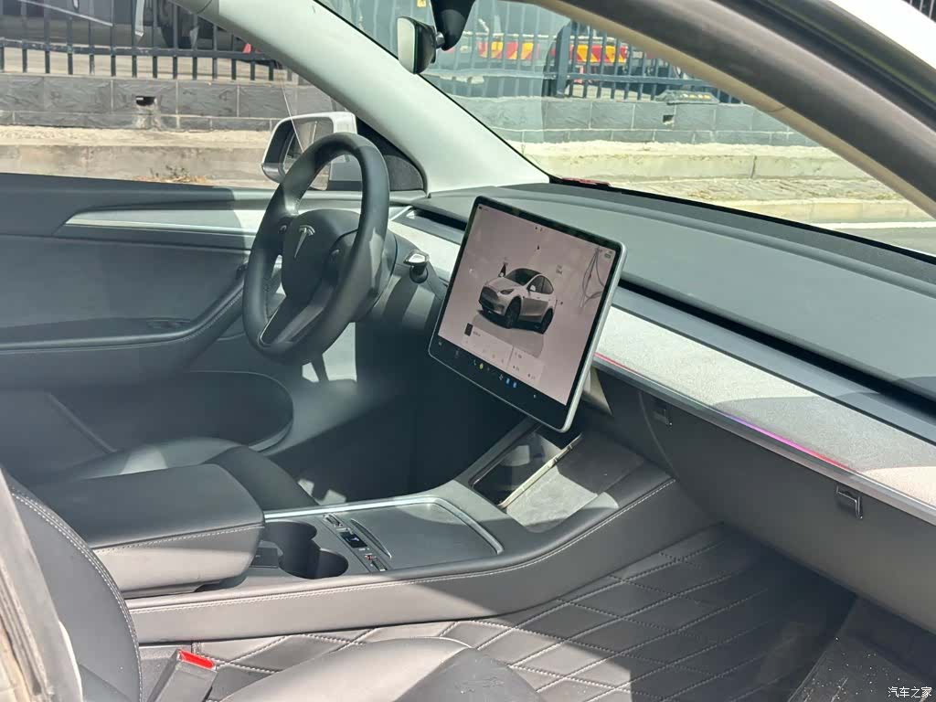 Tesla Model Y, 2024 12