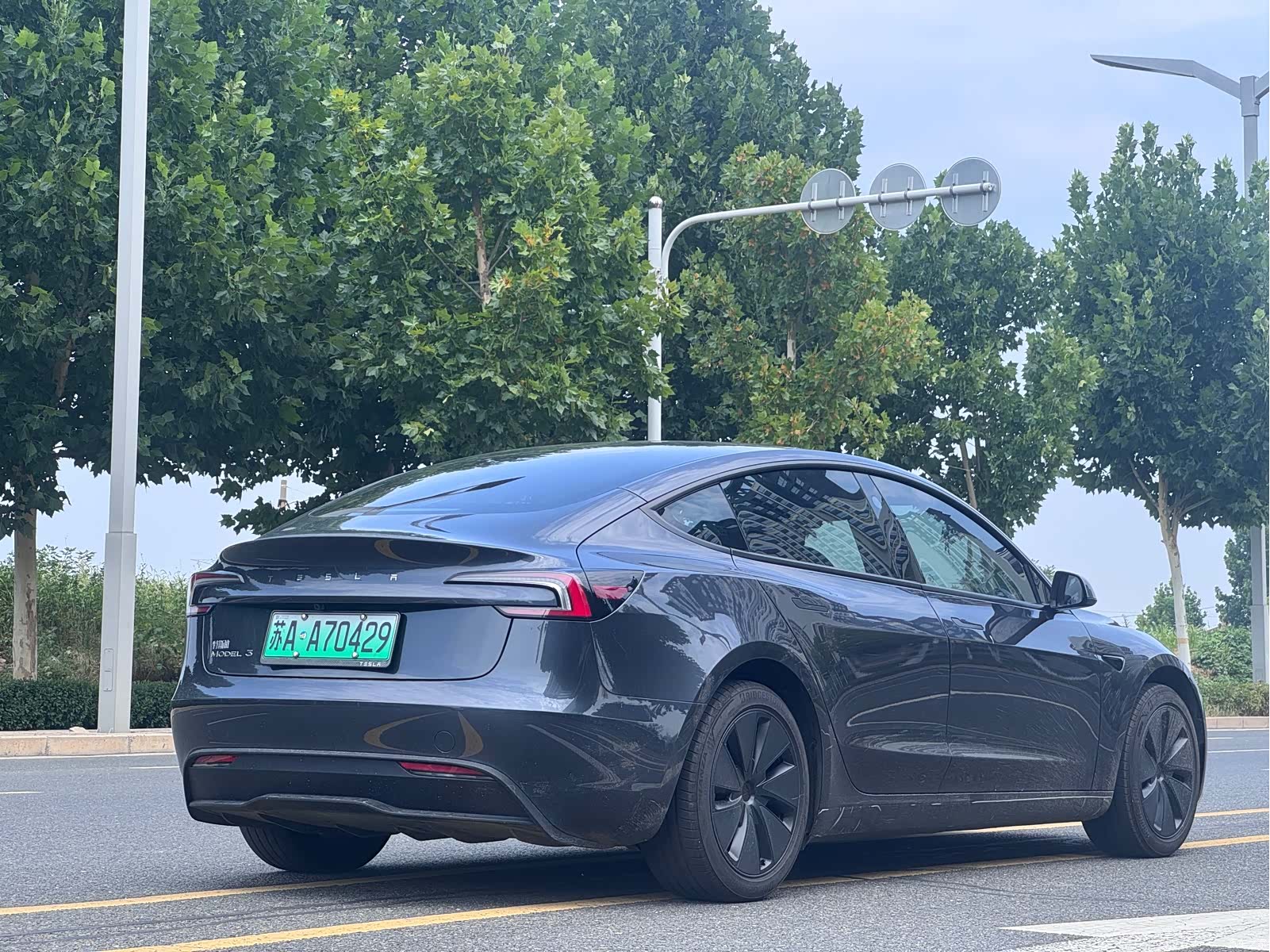 Tesla Model 3, 2025 9