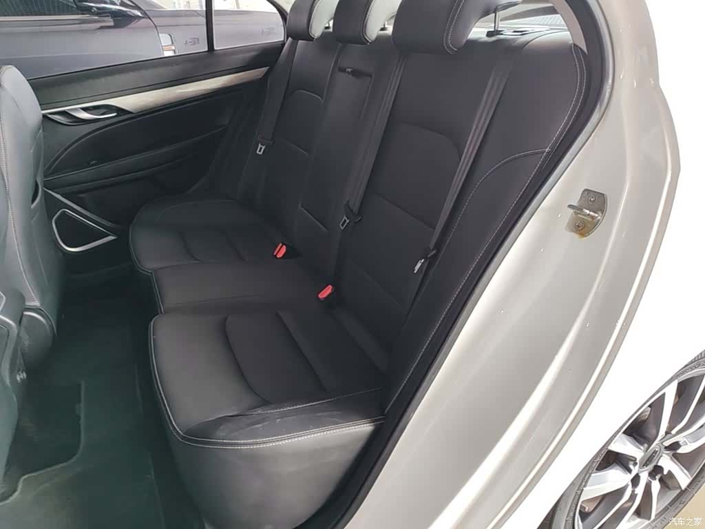Geely Emgrand, 2019 17