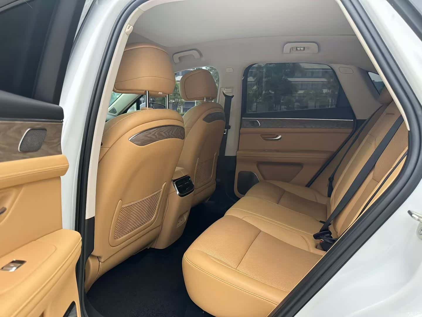 AITO M5, 2022 все фото