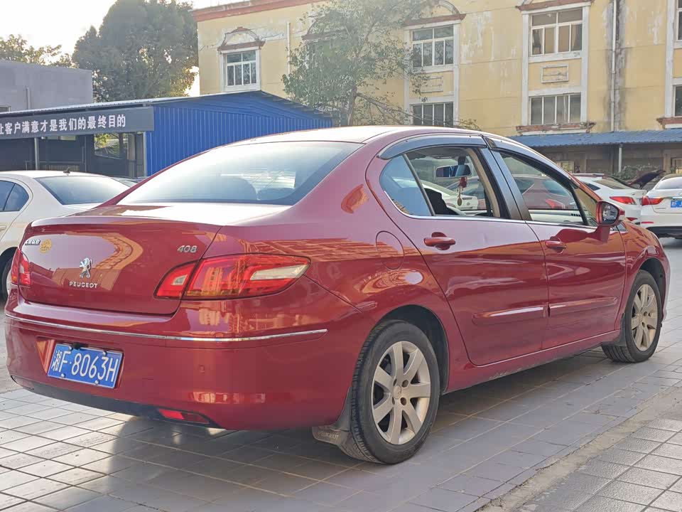Peugeot 408