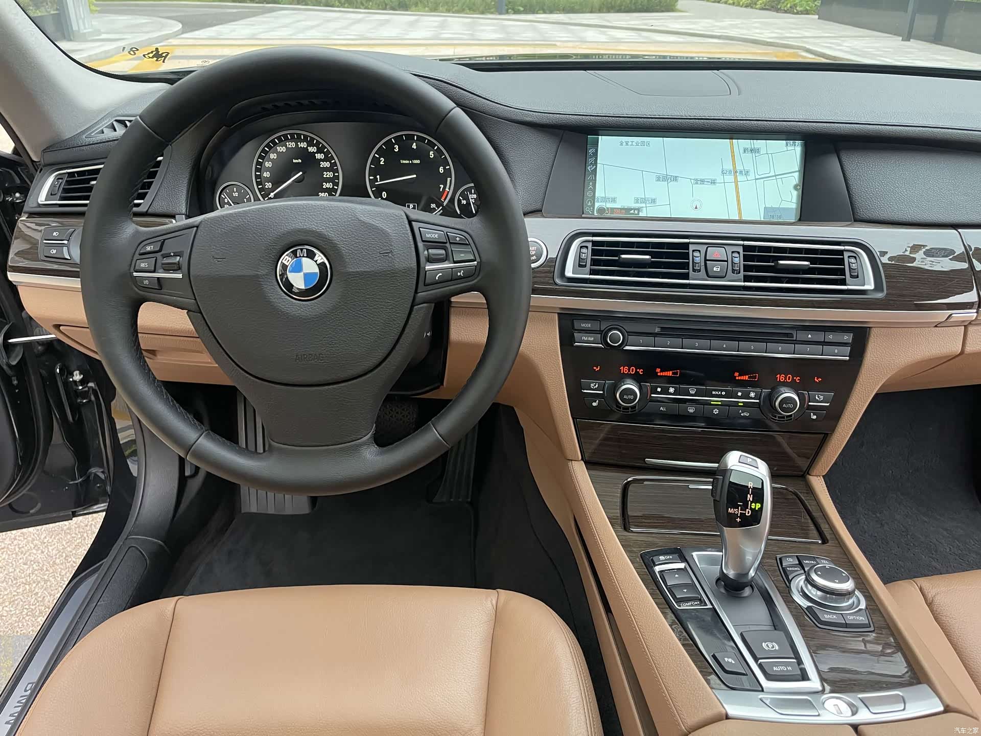 BMW 7 Series, 2012 14